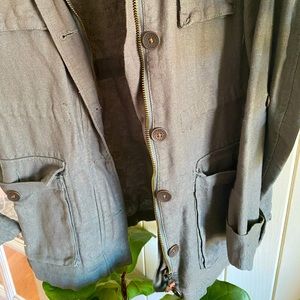 Green overcoat. Size 10 euro. Zips and buttons
